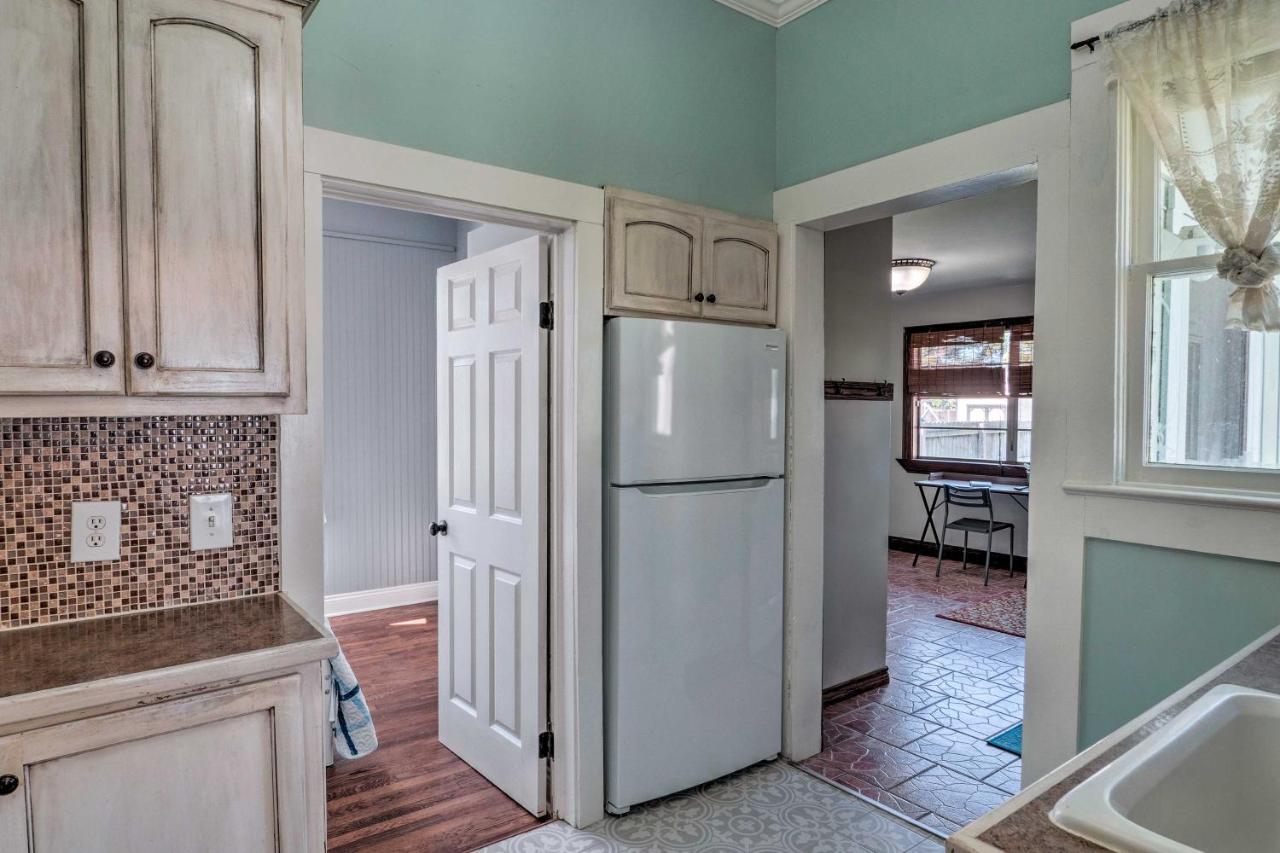 Lake Charles Cottage With Fireplace And Yard! מראה חיצוני תמונה